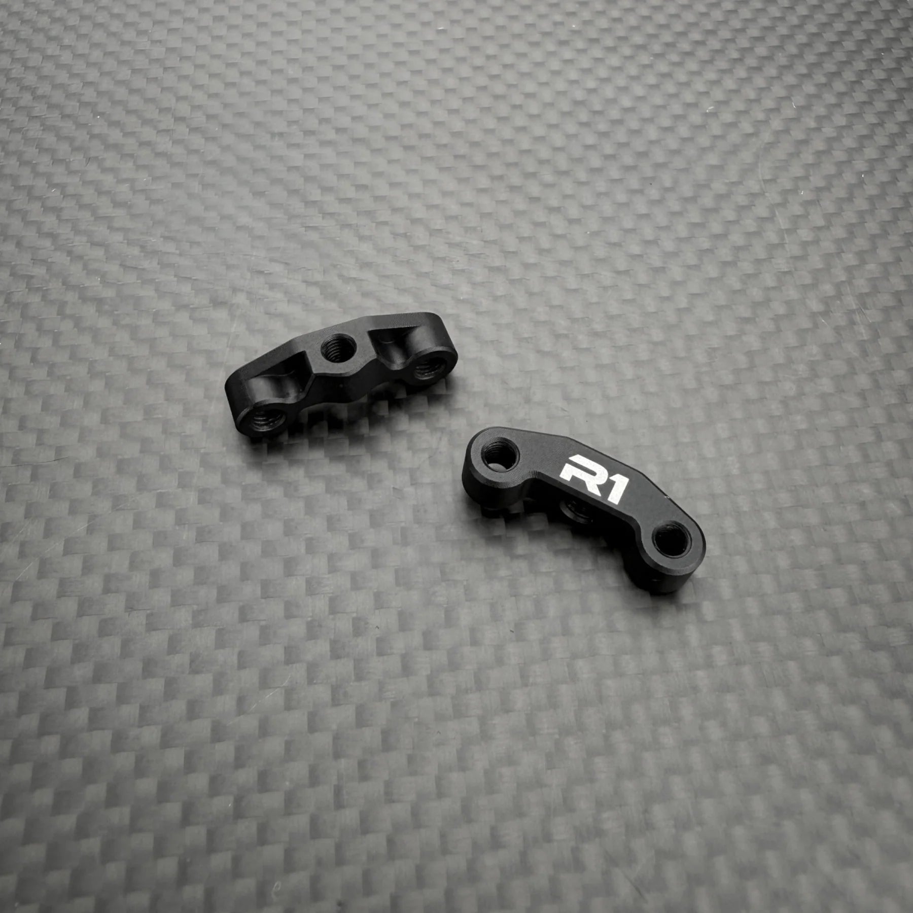 R1WURKS R1B Hub Ballstud Mount, Rea