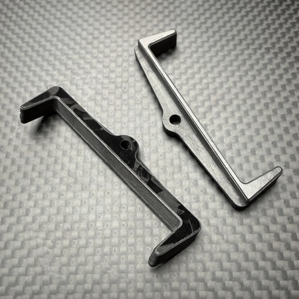 R1WURKS R1B Battery Mount, Transverse, Carbon Fiber