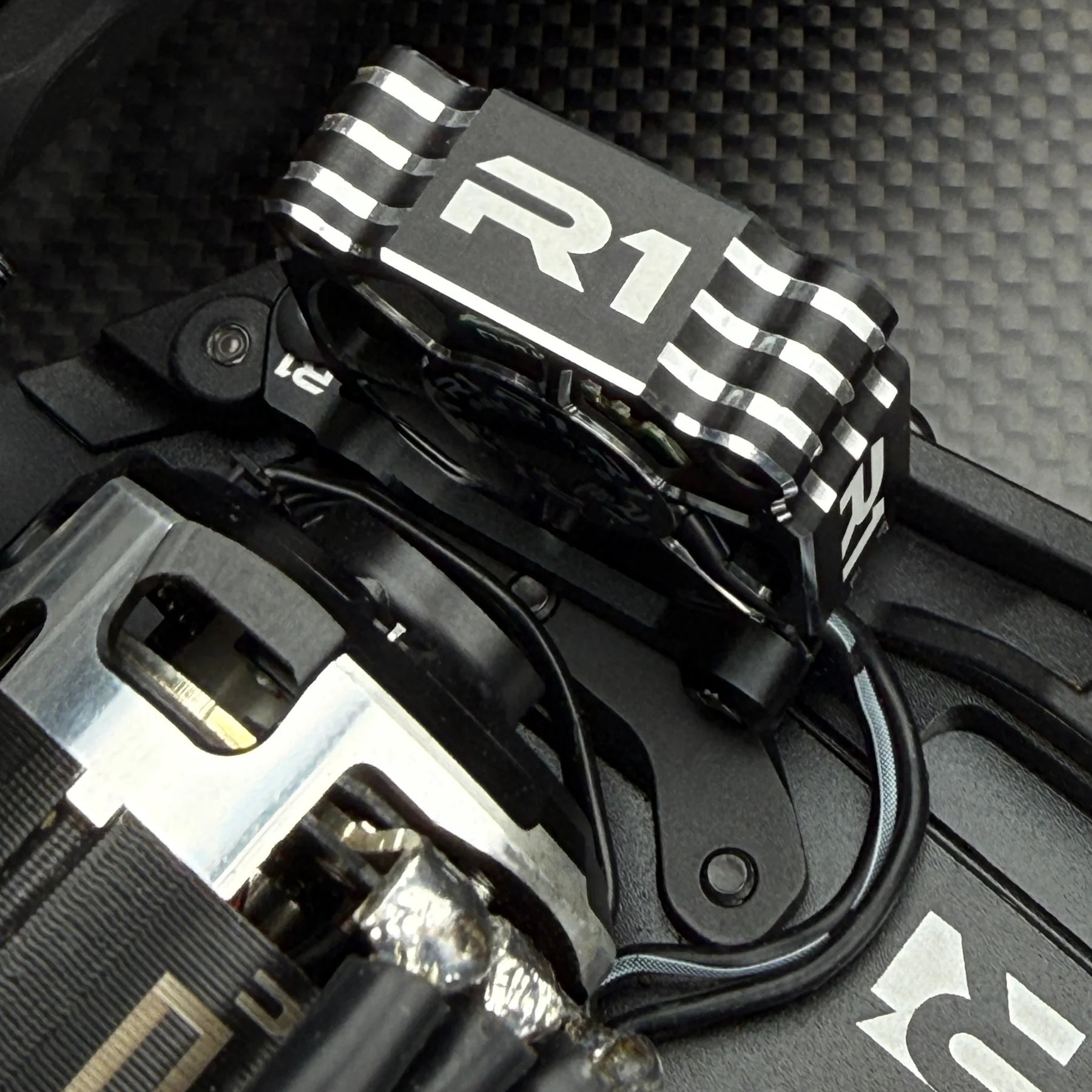 R1WURKS R1B Fan Mount, Side, Aluminum